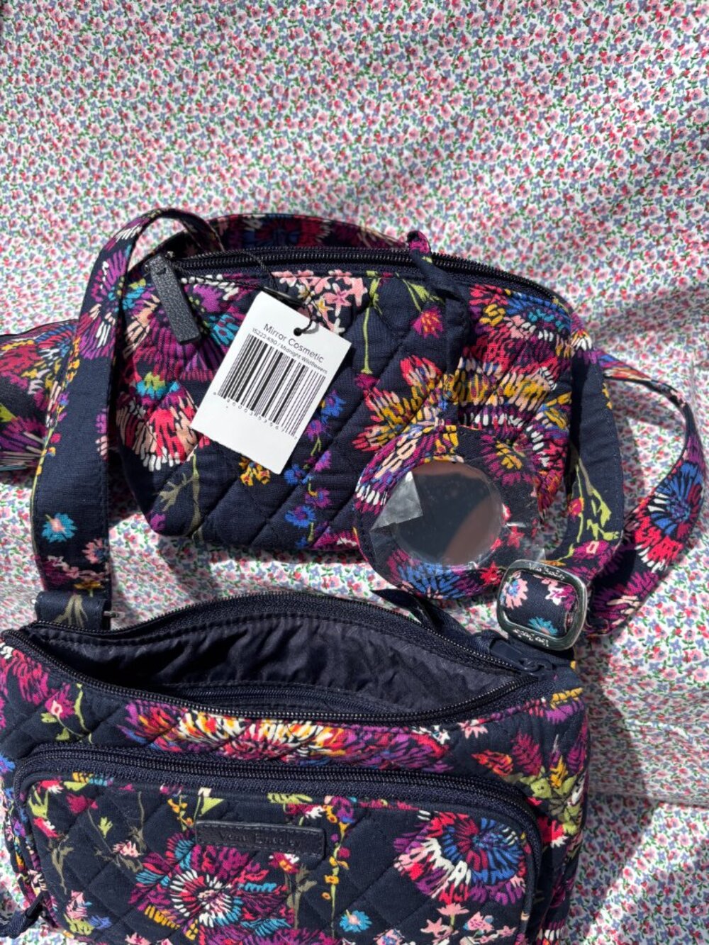 Vera Bradley Set - Shoulder Bag, Umbrella, Petite Zip Wallet, Mirror Cosmetic - Picture 2 of 6